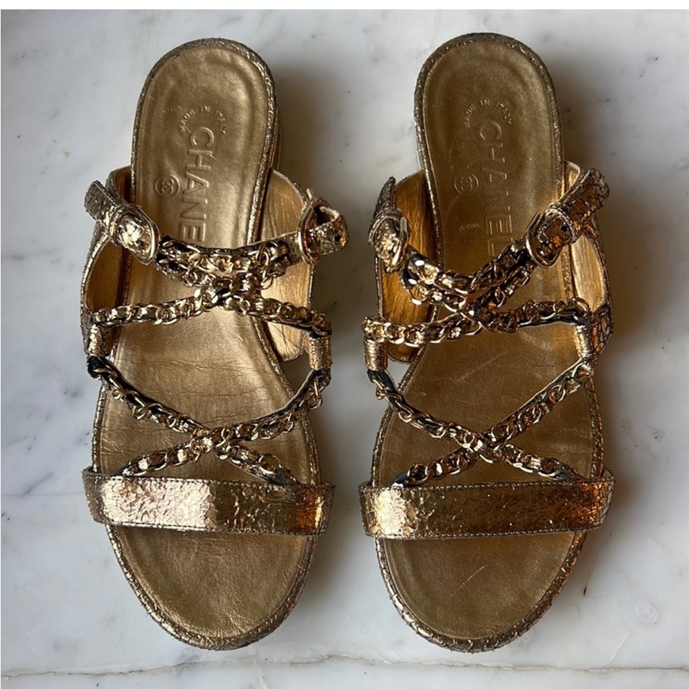 Chanel chain slides.